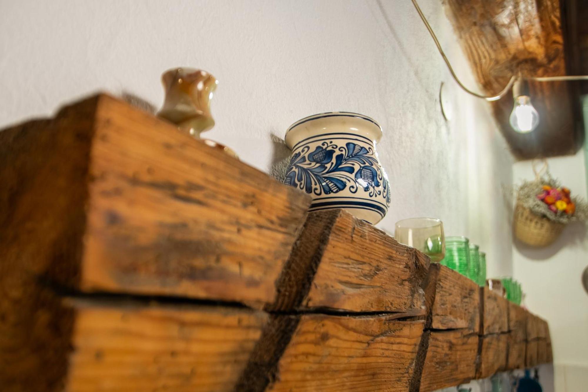 Bike House - 250-Year-Old Restored House In A Quiet Area Braşov Buitenkant foto