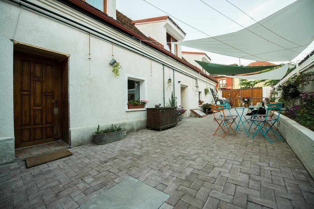 Bike House - 250-Year-Old Restored House In A Quiet Area Braşov Buitenkant foto