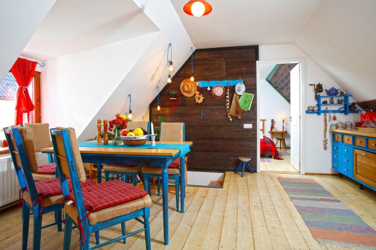 Bike House - 250-Year-Old Restored House In A Quiet Area Braşov Buitenkant foto